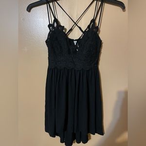 Zenana Boutique Tank Cross Back Lace Top Never Worn